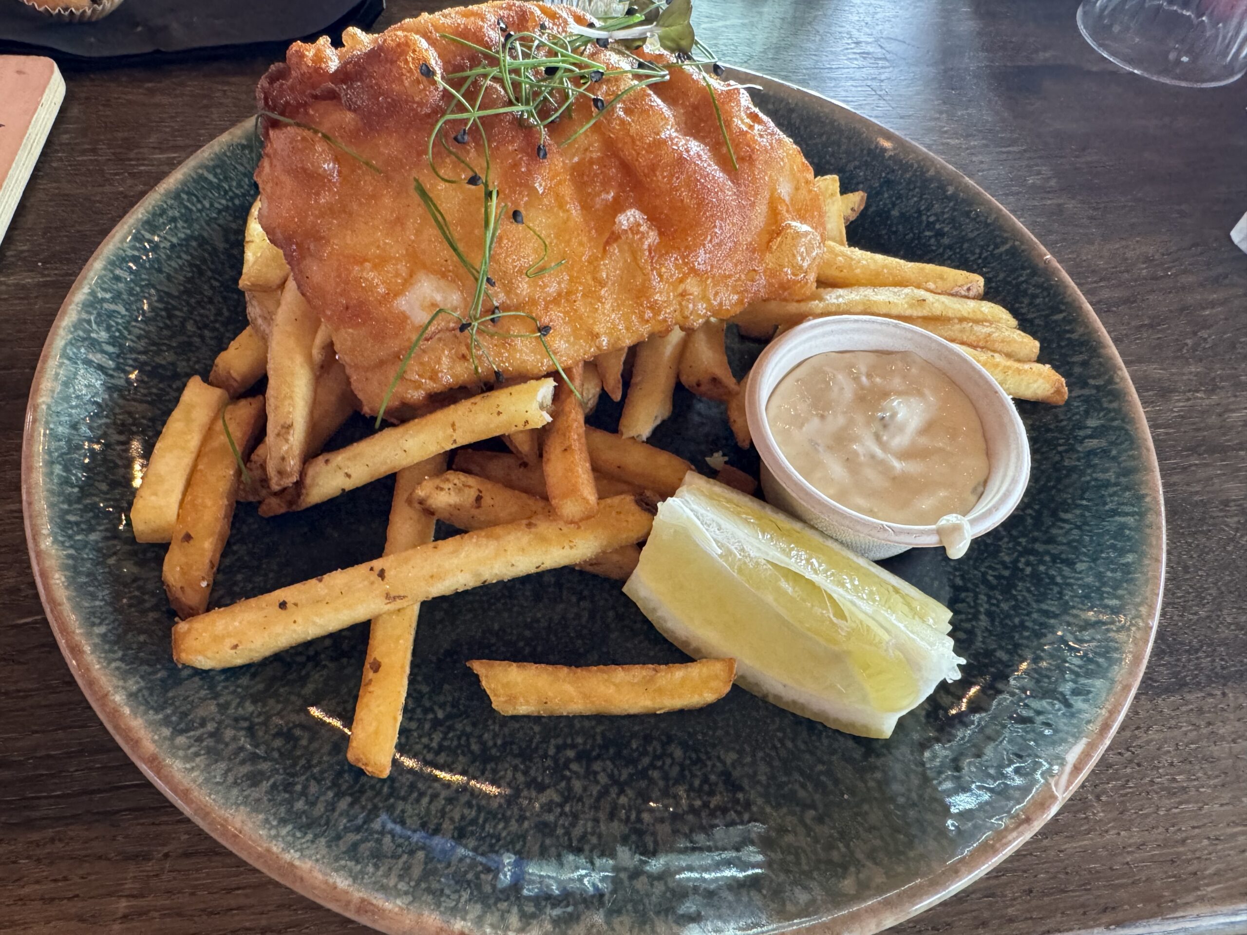 【最終値下げ】 フィッシュ&チップス 🇮🇸フィッシュ＆チップスが絶品！「Ströndin • Pub」でランチ in